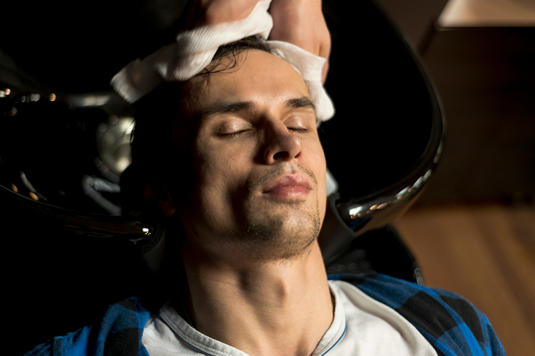 Endlich wieder Frisur machen – der Mehrwert nach der Haartransplantation